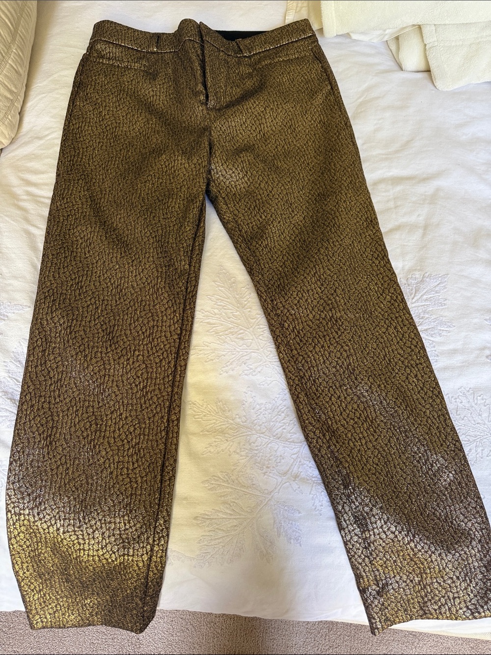 Metallic gold Textured Crop Pants in Bronze